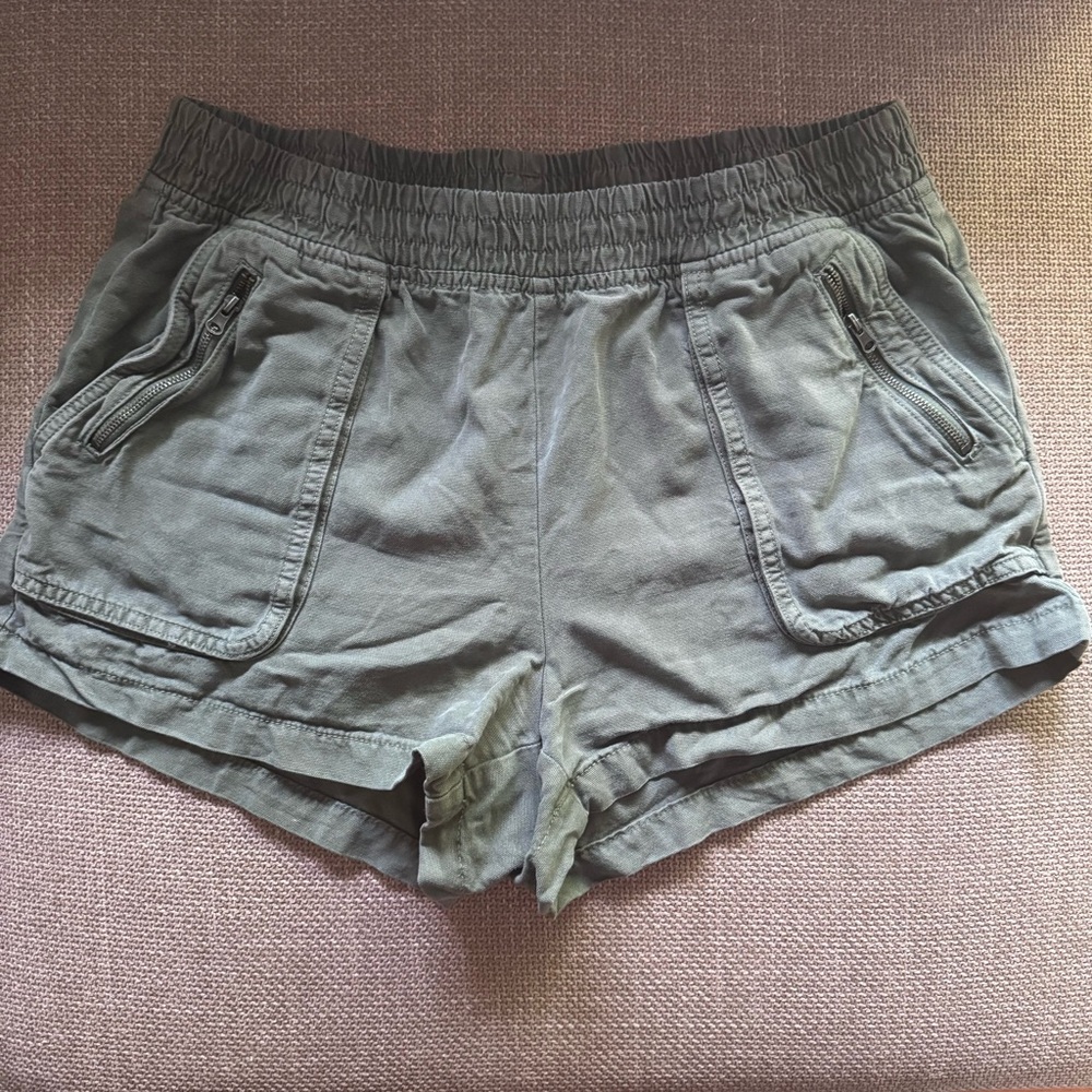 Women’s Olive Green Casual Pull On Shorts
